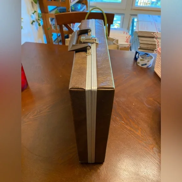 Vintage brown coin collectors briefcase - Picture 4 of 6